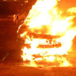 Клермон-Ферран, Франция: солидарность с поджигателями полицейской машины