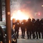 Боевой ответ полициейским за убийство подростков в Гренобле, Франция