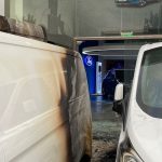 Афины, Греция: атака на дилерский центр Ford