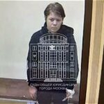 Выстрелить в полицейского из его же оружия